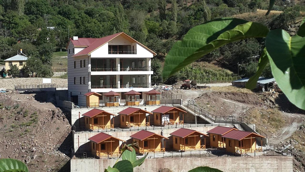 Karsi Bahce Hotel Sebinkarahisar Exterior foto