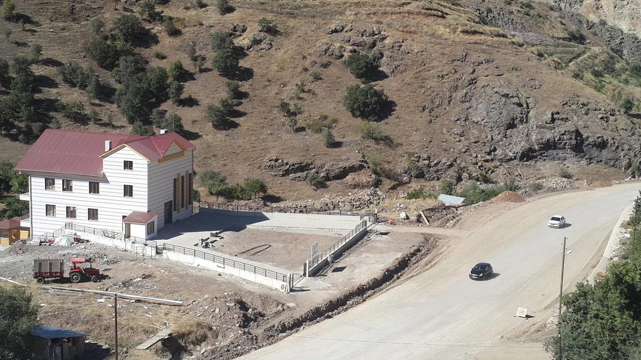 Karsi Bahce Hotel Sebinkarahisar Exterior foto